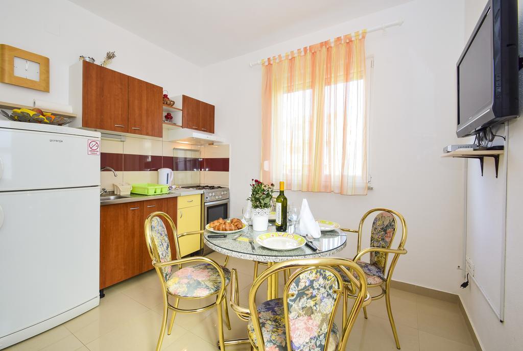Amadrian Apartments Sibenik Room photo